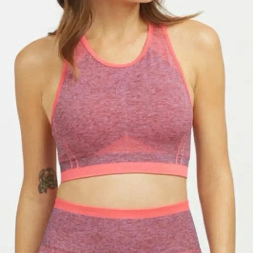 SPANX Premium Seamless Sculpt Medium Impact Sport Bra